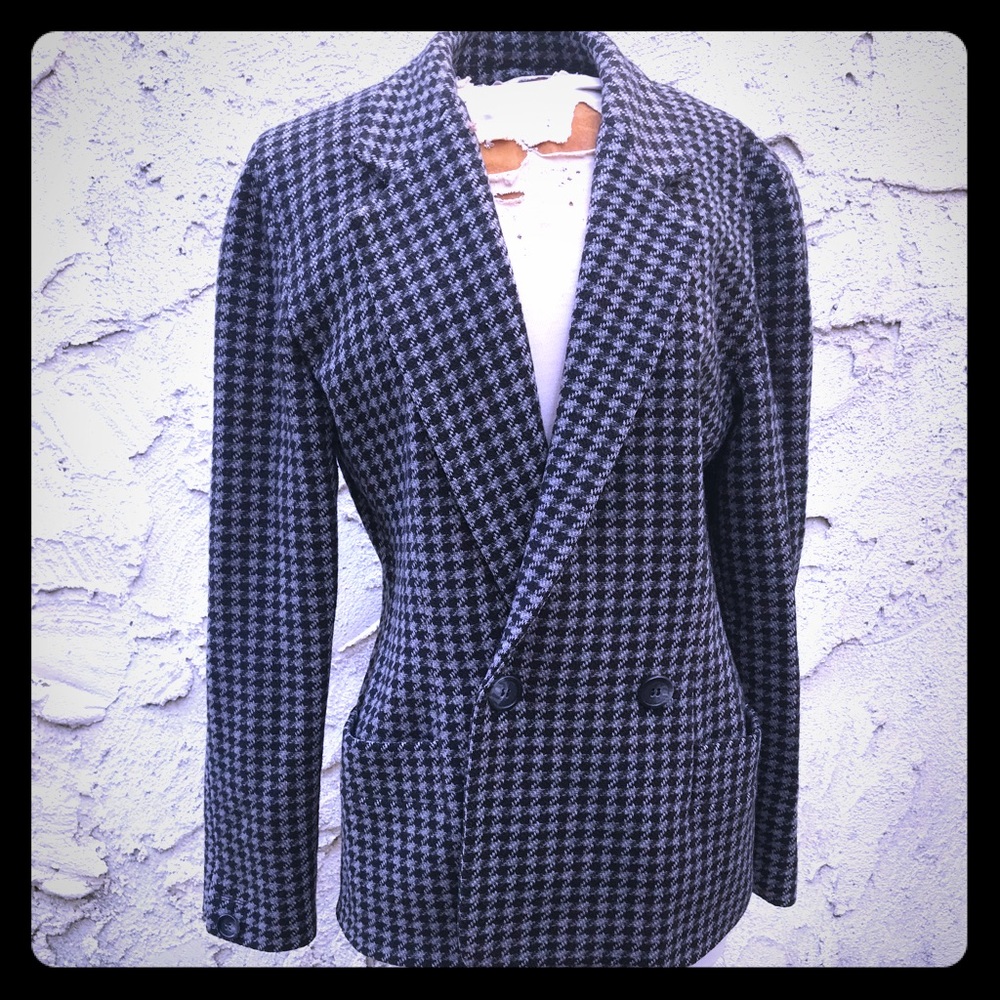 women's gray and black houndstooth wool blazer